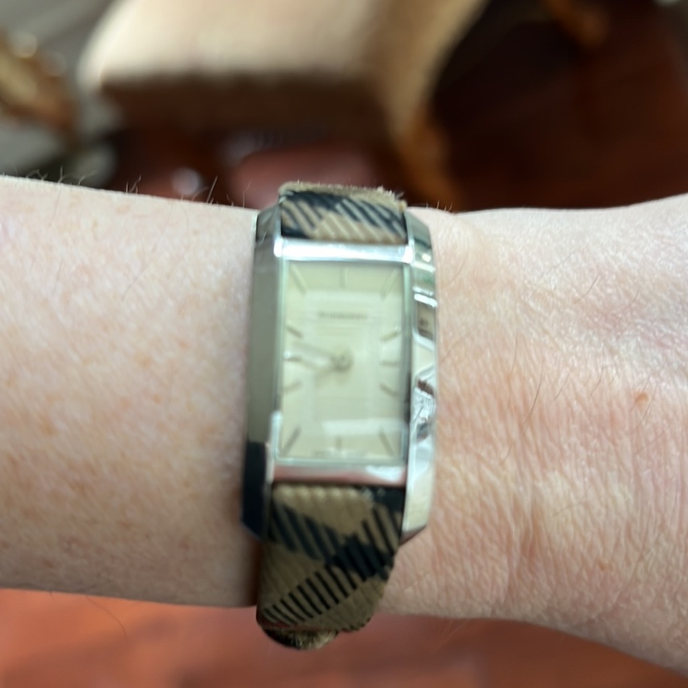 Burberry Watch - Picture 5 of 6